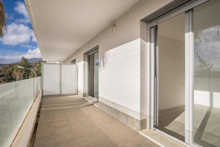Apartamento en venta en Marbella, Nueva Andalucia photo 0