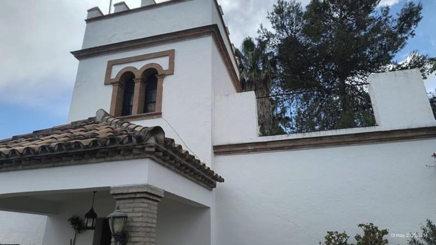 Chalet en venta en Villanueva del Ariscal, Villanueva Del Ariscal photo 0