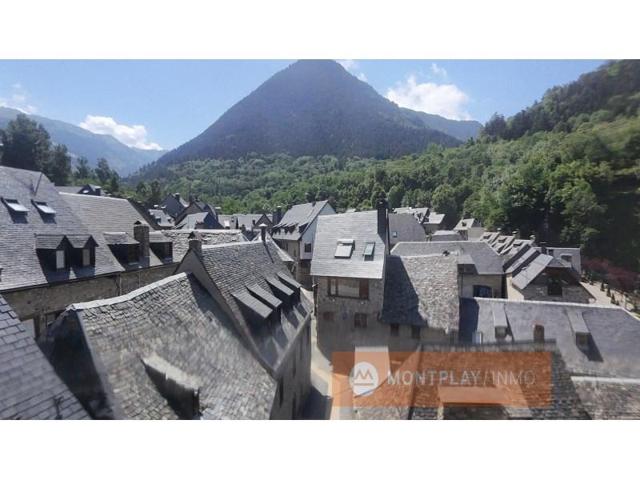 Casa con terreno en venta en Naut Aran photo 0