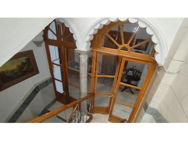 Casa con terreno en venta en Úbeda photo 0