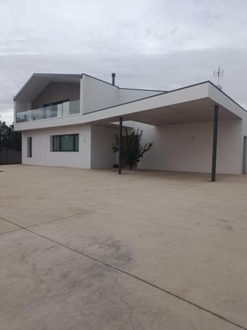 Chalet en venta en Almendralejo, San Marcos - Cuartos de Tiza photo 0