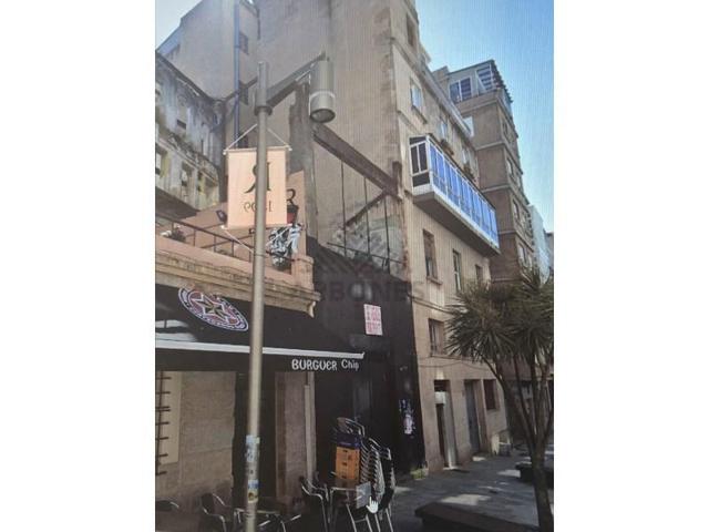 Edificio en venta en Vigo, Casco antiguo photo 0