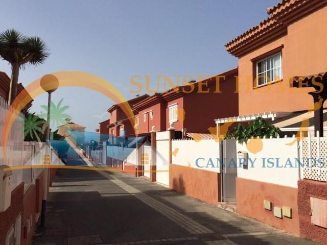 Adosada en venta en San Bartolomé de Tirajana photo 0
