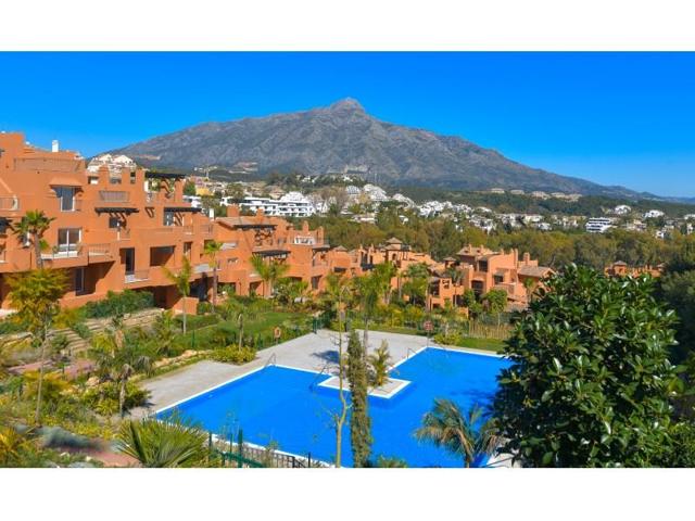 Apartamento en venta en Marbella, Los Naranjos photo 0