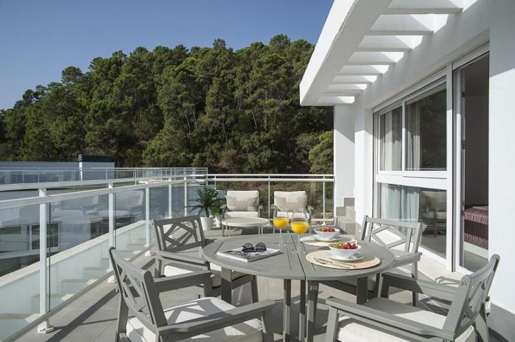 Apartamento en venta en Benahavís photo 0