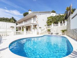 Casas de pueblo en venta en Argentona photo 0