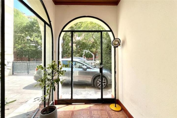 Chalet en venta en Girona photo 0