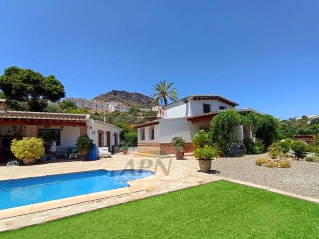 Casa con terreno en venta en Alora photo 0