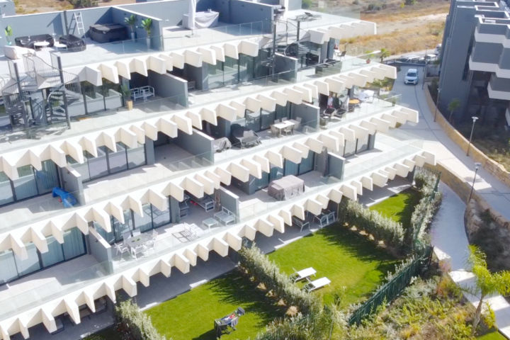 Apartamento en venta en Estepona, Estepona photo 0