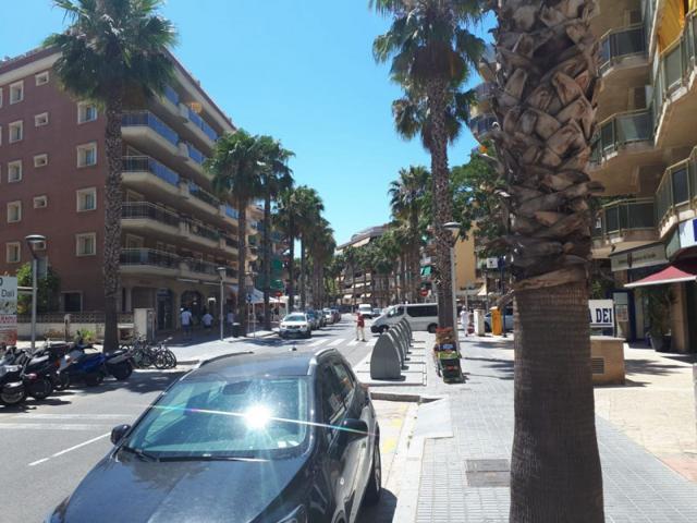 Local comercial en venta en Salou, Centro photo 0