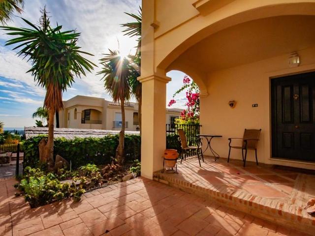 Apartamento en venta en Benahavís photo 0