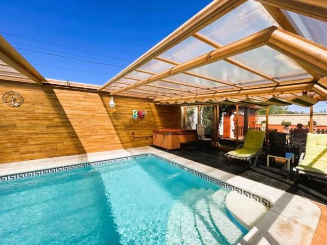 Chalet en venta en Valdepeñas, Nuevo Valdepenas photo 0