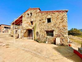 Chalet en venta en Bescanó photo 0