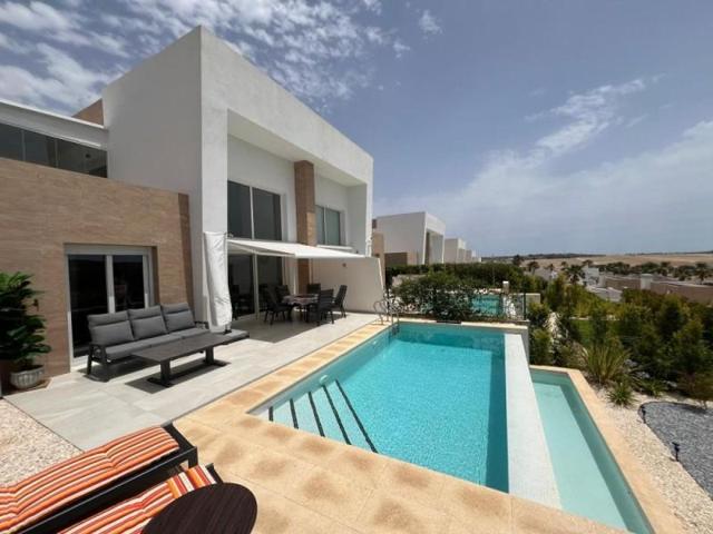 Chalet en venta en Algorfa, La Finca Golf Resort photo 0