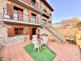 Adosada en venta en Puigcerdà photo 0