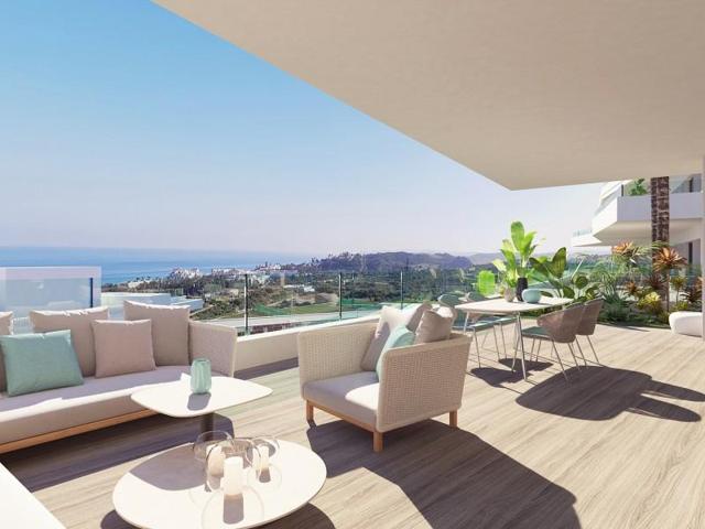 Apartamento en venta en Estepona photo 0