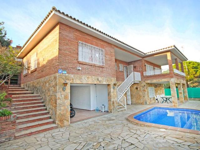 Casa en venta en Lloret de Mar, Canyelles photo 0