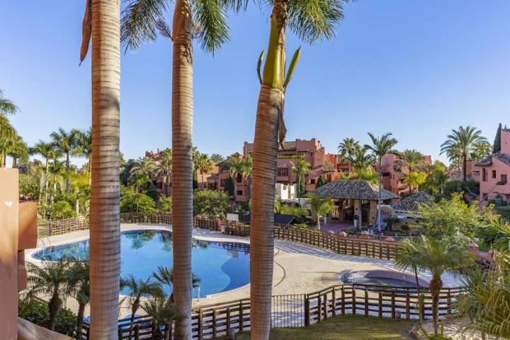 Apartamento en venta en Estepona, Costa Del Sol photo 0