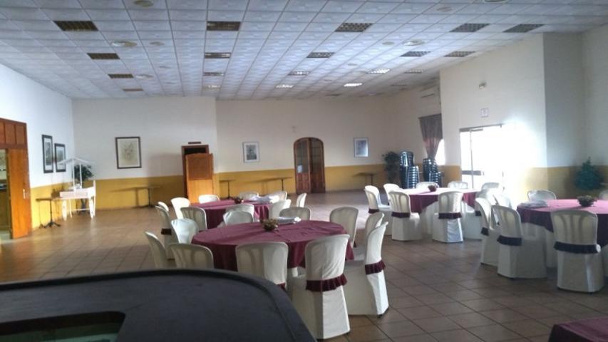 Local comercial en venta en Coria del Río, Coria Del Rio photo 0