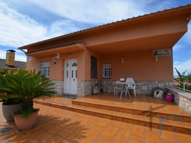 Chalet en venta en Masquefa photo 0