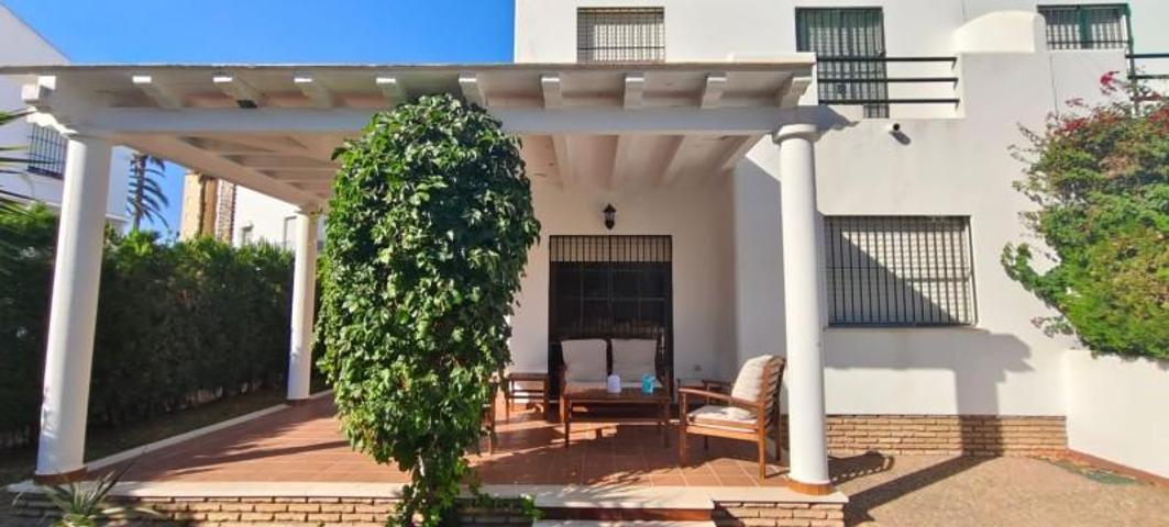 Chalet en venta en Lepe, La Antilla - Centro photo 0