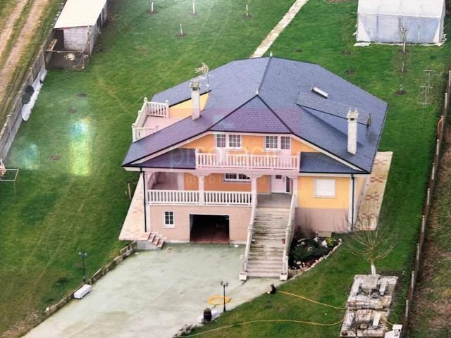 Casa en venta en Lugo photo 0