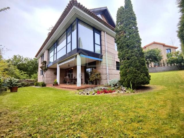 Casa en venta en Vigo, Beade photo 0