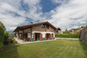 Casa en venta en Lekunberri, Lekunberri photo 0