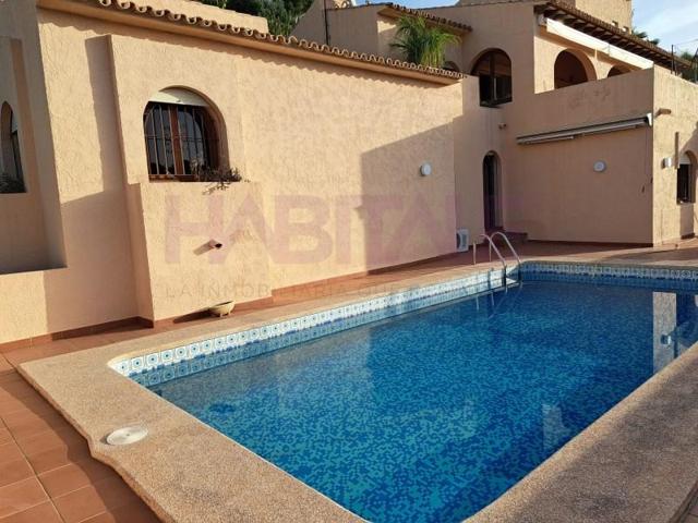 Casa con terreno en venta en Altea photo 0