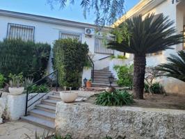 Chalet en venta en Chiva, Urb. El Bosque photo 0