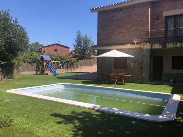 Chalet en venta en Sant Esteve Sesrovires, Urbanitzacio photo 0