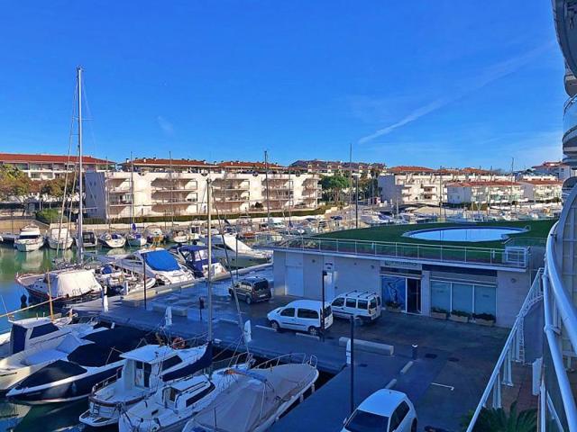 Piso en venta en Castell-Platja d'Aro, Puerto Nautico photo 0