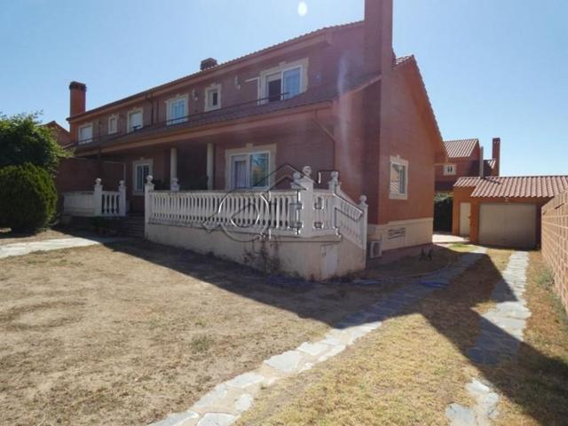 Chalet en venta en Villalbilla, Penas Albas photo 0