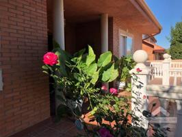 Chalet en venta en Villalbilla photo 0