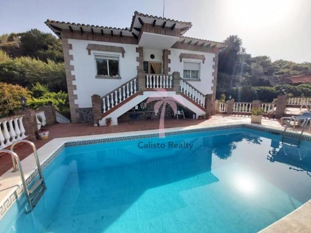 Chalet en venta en Nerja photo 0