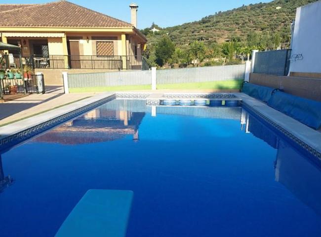Chalet en venta en Plasencia, Santa Barbara photo 0