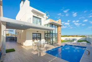 Chalet en venta en Orihuela Costa, Cabo Roig photo 0