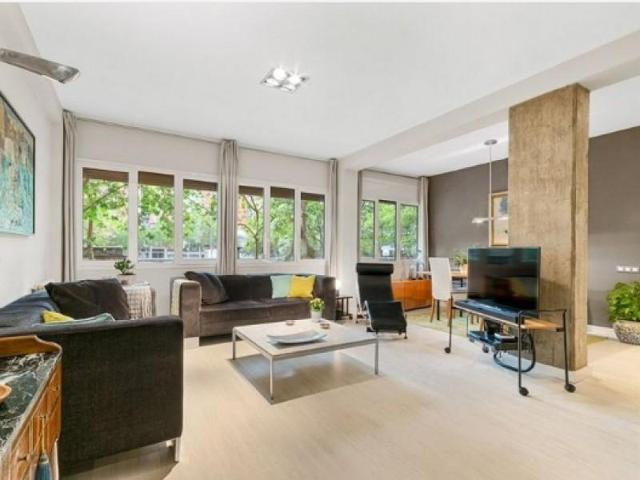 Apartamento en venta en Barcelona photo 0