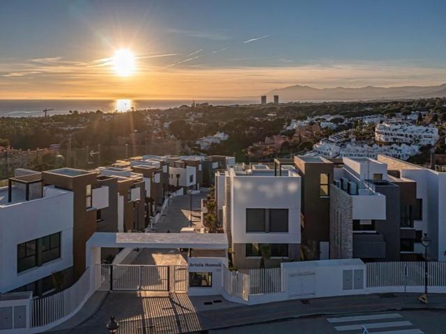 Piso en venta en Marbella, Cabopino-Artola photo 0