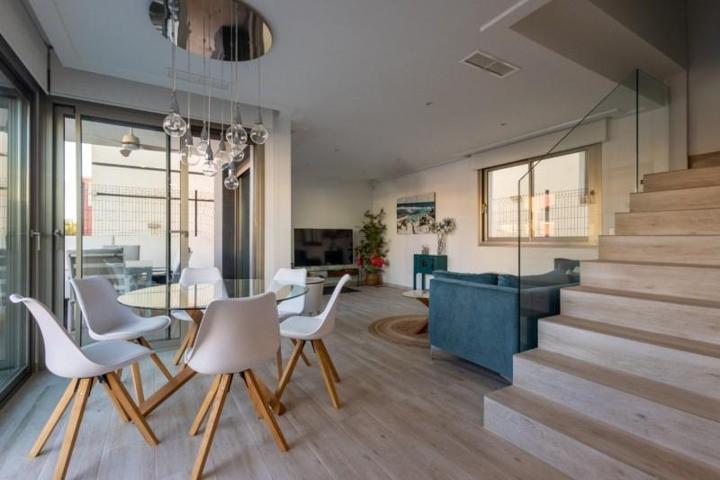 Chalet en venta en Orihuela Costa, PAU 8 photo 0