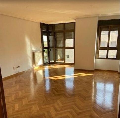 Apartamento en venta en Madrid photo 0