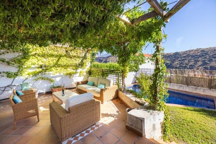 Chalet en venta en Granada, Acceso a la Alhambra photo 0