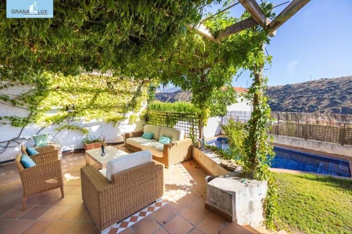 Chalet en venta en Granada, Acceso a la Alhambra photo 0