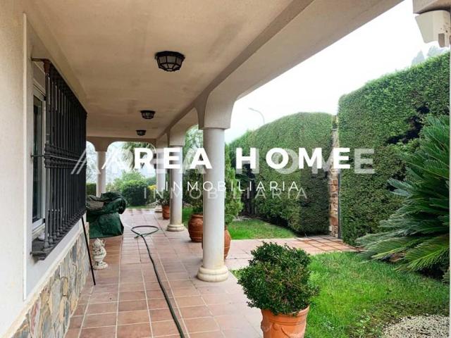 Chalet en venta en Cáceres, La Sierrilla photo 0