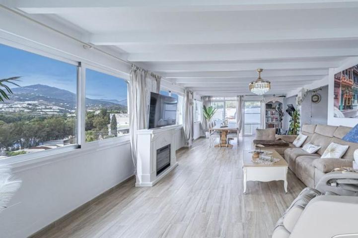 Aticos en venta en Marbella, Nueva Andalucia photo 0