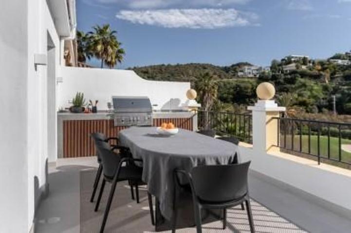 Apartamento en venta en Benahavís, Benahavis photo 0