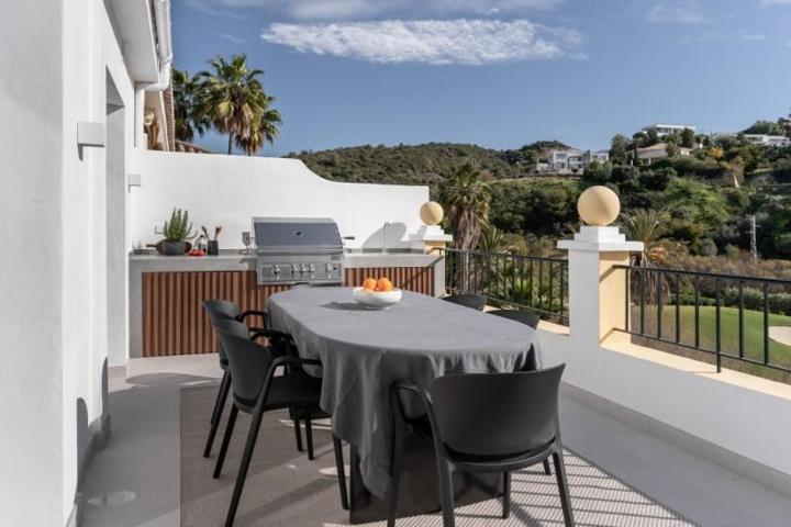 Apartamento en venta en Benahavís, Benahavis photo 0