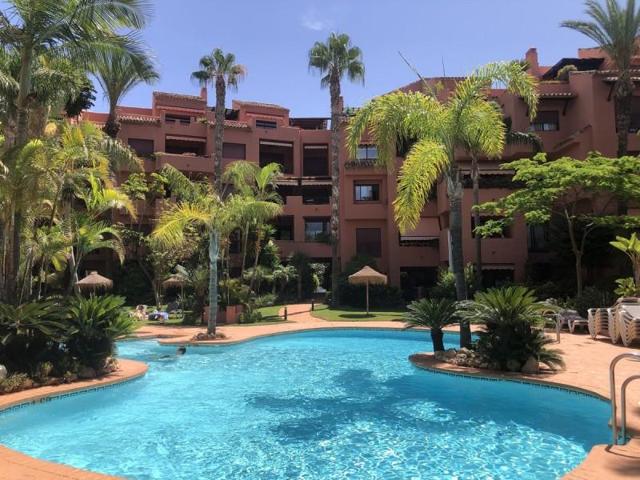 Apartamento en venta en Marbella, Este - El Rosario photo 0