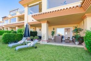 Apartamento en venta en Marbella, Nueva Andalucia photo 0