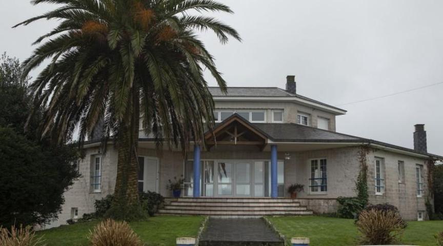Chalet en venta en Navia, Puerto de Vega photo 0